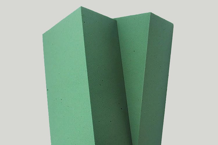 Rigid polyurethane foam for floral applications